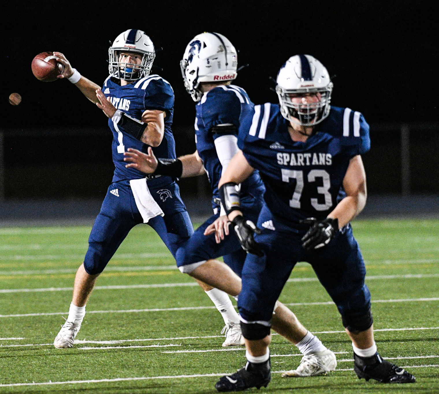 110620-qc-spt-icw-pv-football-013